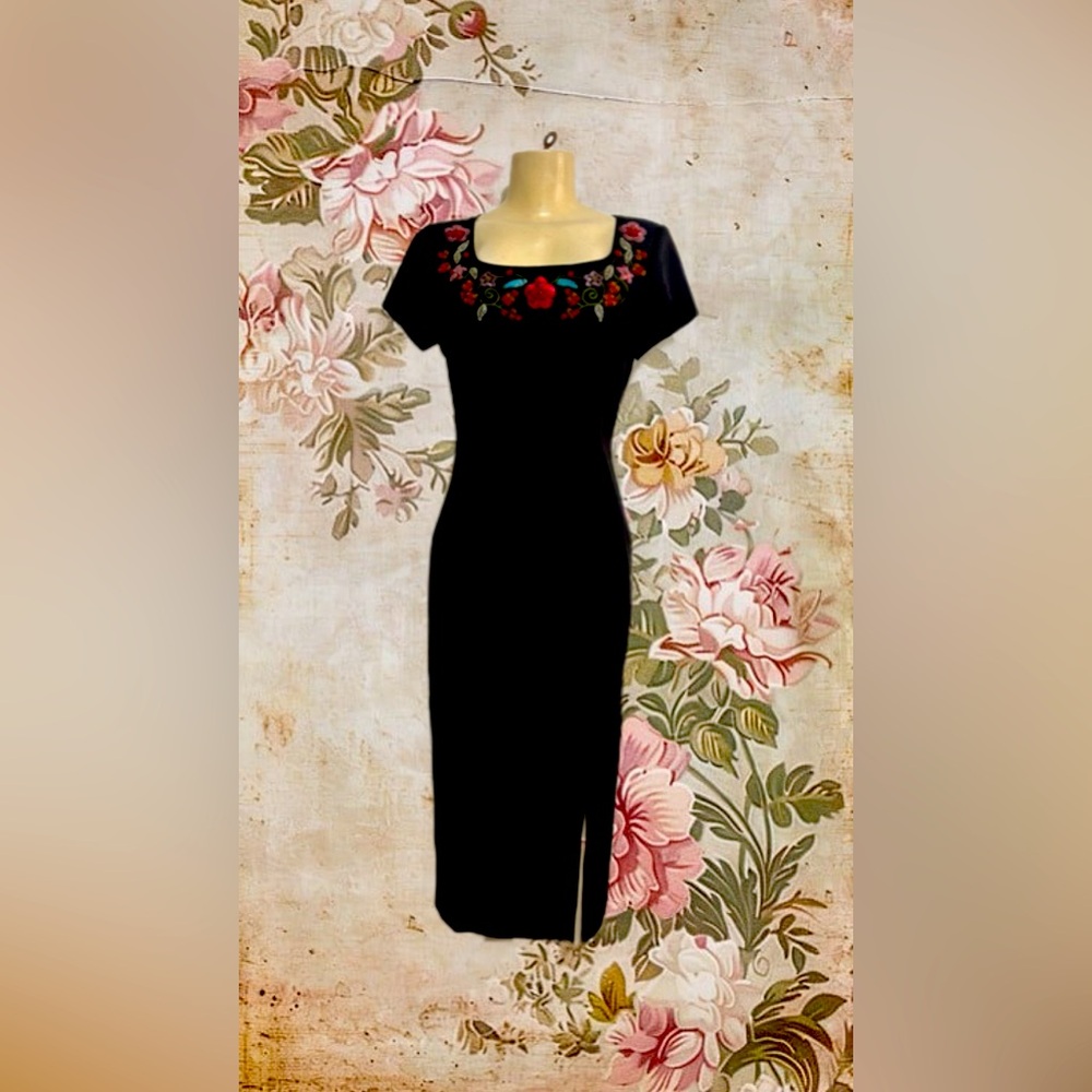 Virgo Black Dress with Floral Embroidery